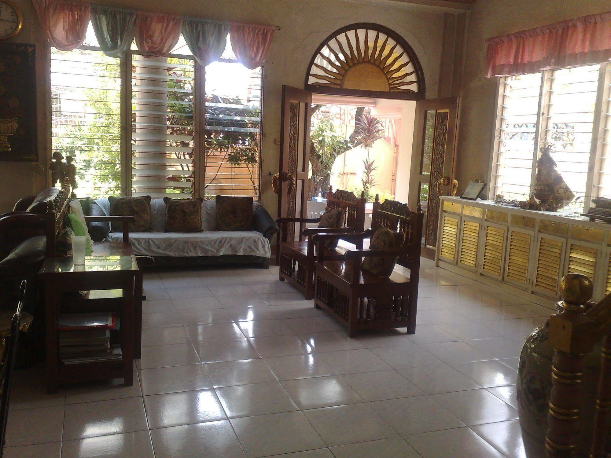 La Residencia Luzviminda Pensionne Cebu Kültér fotó
